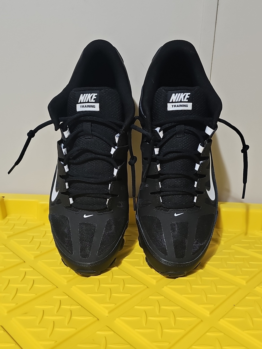 Nike Black and White Men's Reax Training Athletic Shoes